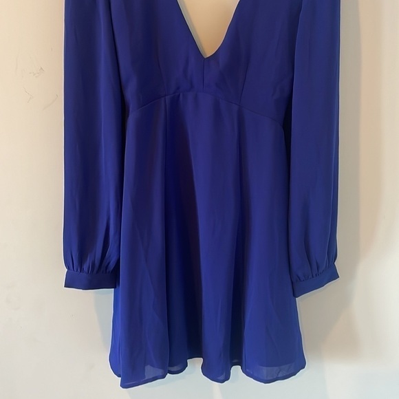 Lulu's Deep-v Backless Flare Mini Dress Longsleeve - Picture 4 of 12